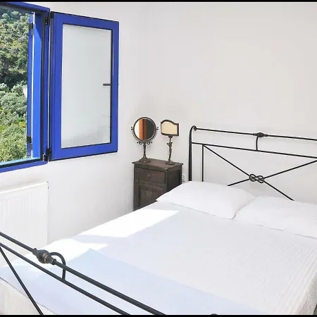 Chrysi Semesterbostad *